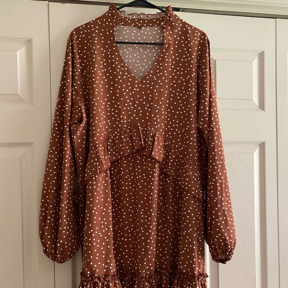 Brown polka dot ruffle dress Size XL